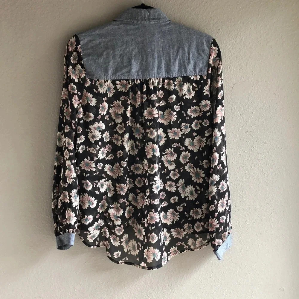 Forever21 sheer long sleeve button down - Picture 2 of 3